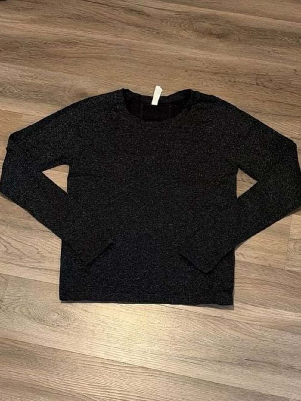 Athleta Momentum Shimmer Top Black/Silver Metallic Long Sleeve M